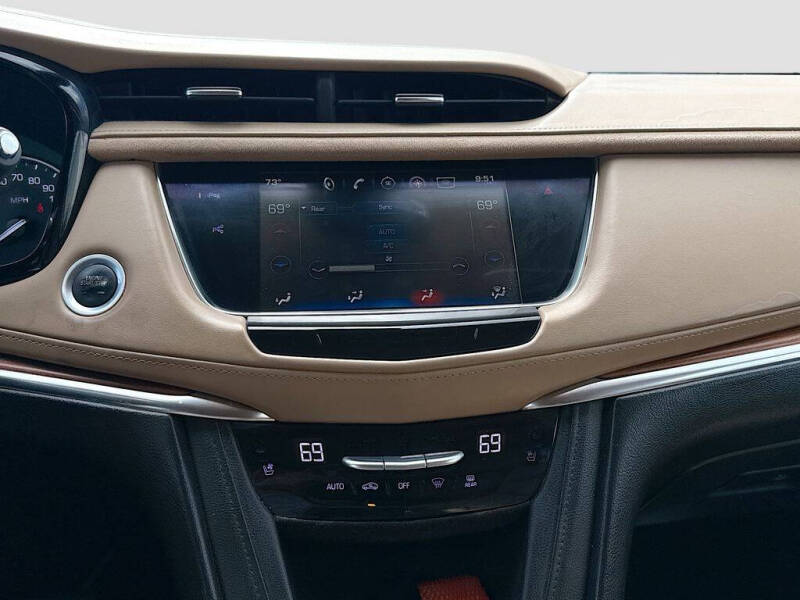 2019 Cadillac XT5 Platinum
