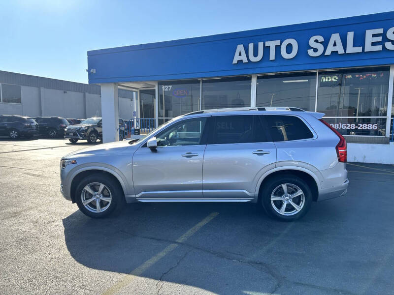 2016 Volvo XC90 T5 Momentum