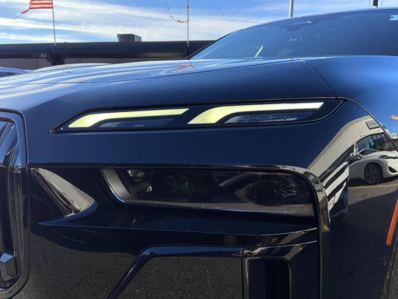 2023 BMW 7 Series 740i