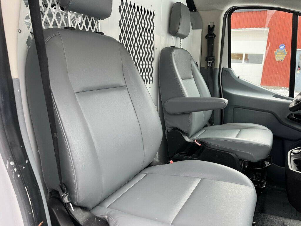 2017 Ford Transit 17