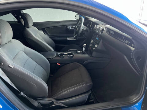 2017 Ford Mustang V6