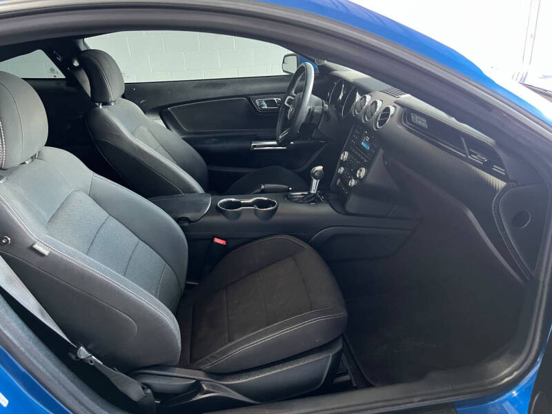 2017 Ford Mustang V6
