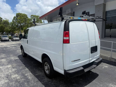2022 Chevrolet Express 2500