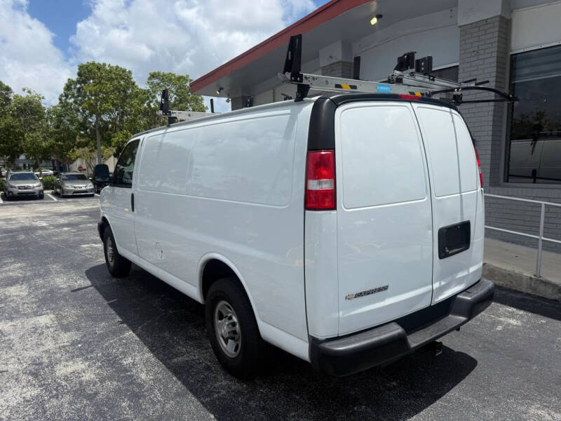 2022 Chevrolet Express 2500