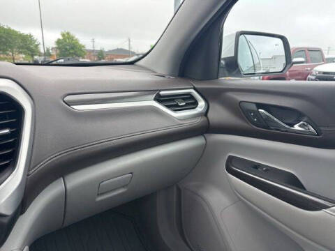 2023 GMC Acadia SLT