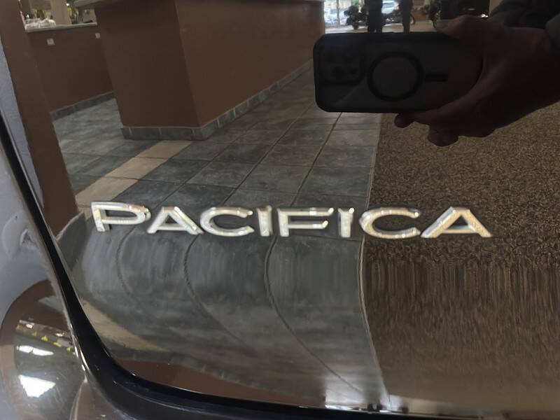 2024 Chrysler Pacifica Touring L