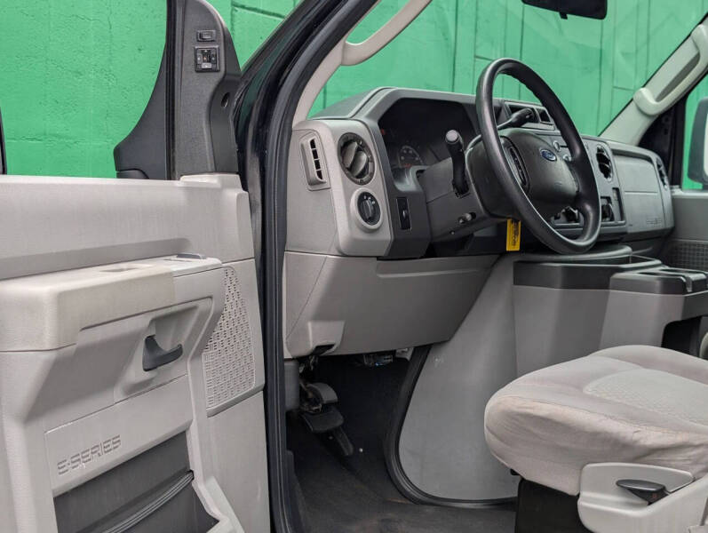 2012 Ford E-Series
