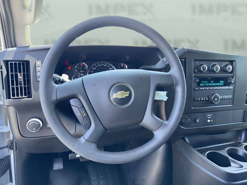 2024 Chevrolet Express 2500