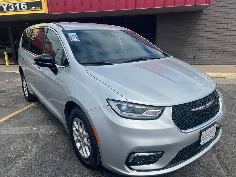 2024 Chrysler Pacifica Touring