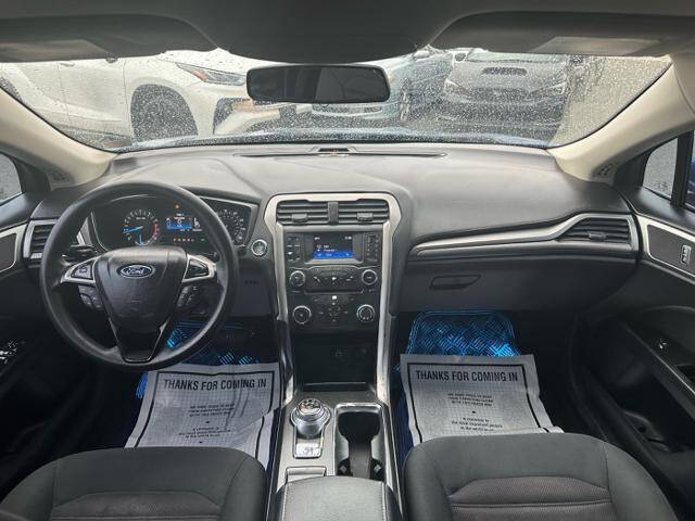 2017 Ford Fusion SE