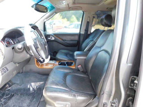 2005 Nissan Pathfinder LE