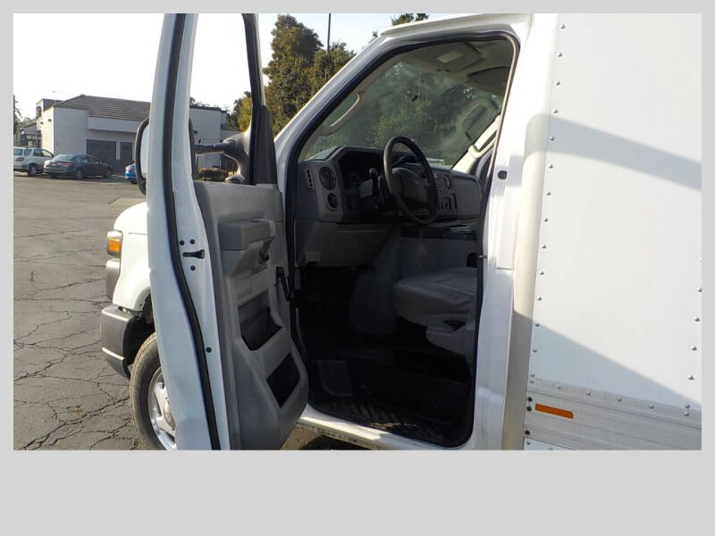 2012 Ford E-Series E-350 SD