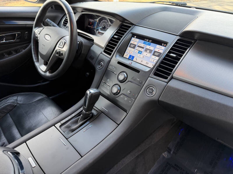 2016 Ford Taurus SHO