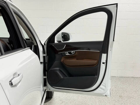 2019 Volvo XC90 T6 Momentum