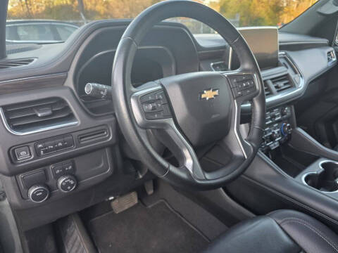 2023 Chevrolet Suburban LT