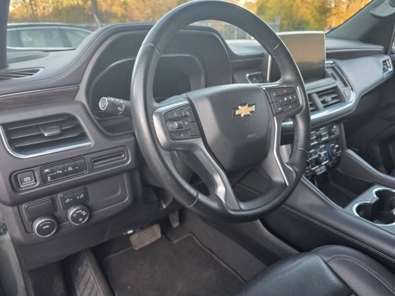 2023 Chevrolet Suburban LT