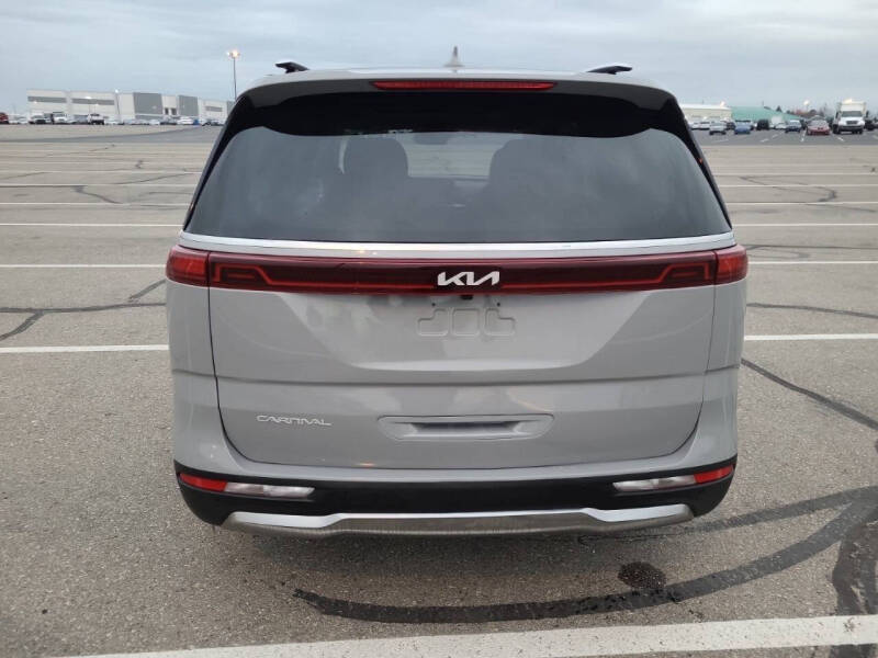 2024 Kia Carnival SX Prestige photo 4