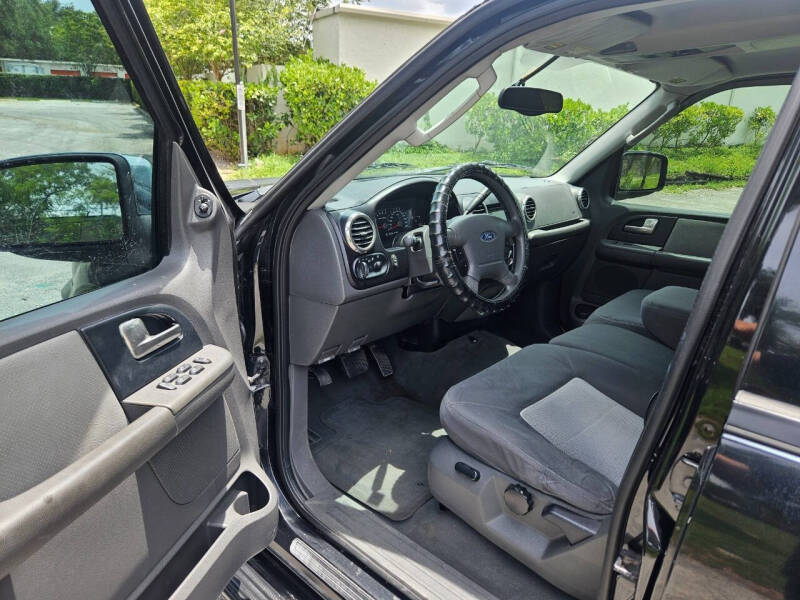 2003 Ford Expedition XLT