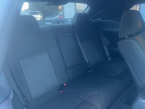 2017 Dodge Challenger R/T Shaker