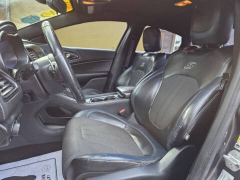 2015 Chrysler 200 S
