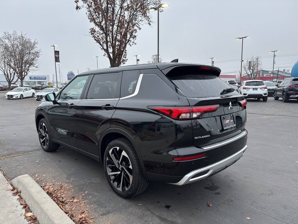 2024 Mitsubishi Outlander for sale at Axio Auto Boise in Boise, ID