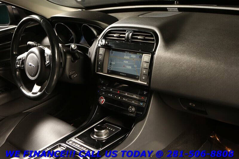 2017 Jaguar XE 25t Premium