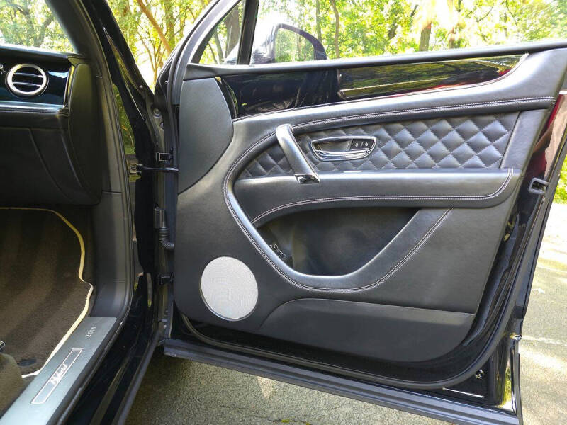 2020 Bentley Bentayga Hybrid