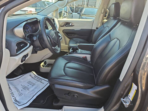 2023 Chrysler Pacifica Touring L