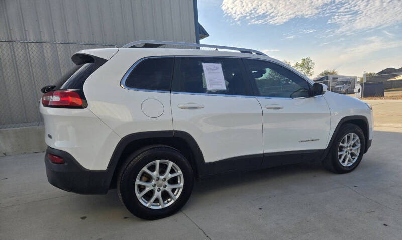 2017 Jeep Cherokee Latitude photo 18