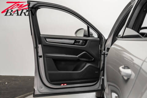 2023 Porsche Cayenne Coupe Platinum Edition