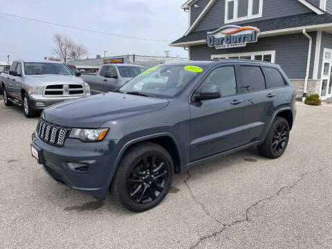 2017 Jeep Grand Cherokee for sale at Car Corral in Kenosha WI