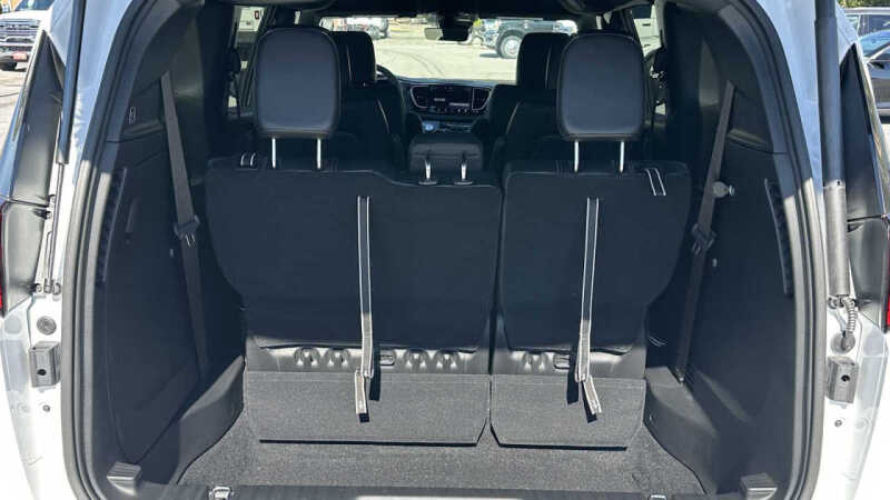 2026 Chrysler Voyager LX