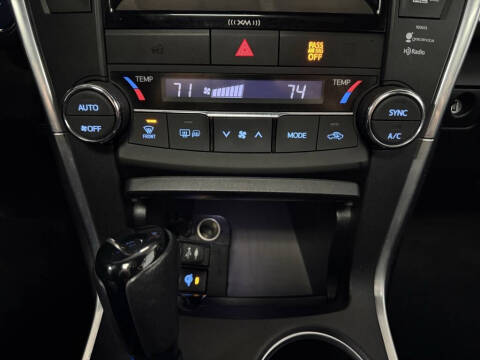 2016 Toyota Camry Hybrid SE