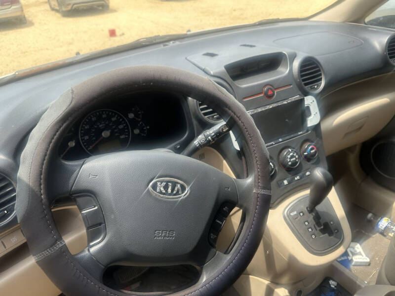 2008 Kia Rondo LX
