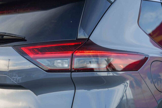 2025 Nissan Rogue SL