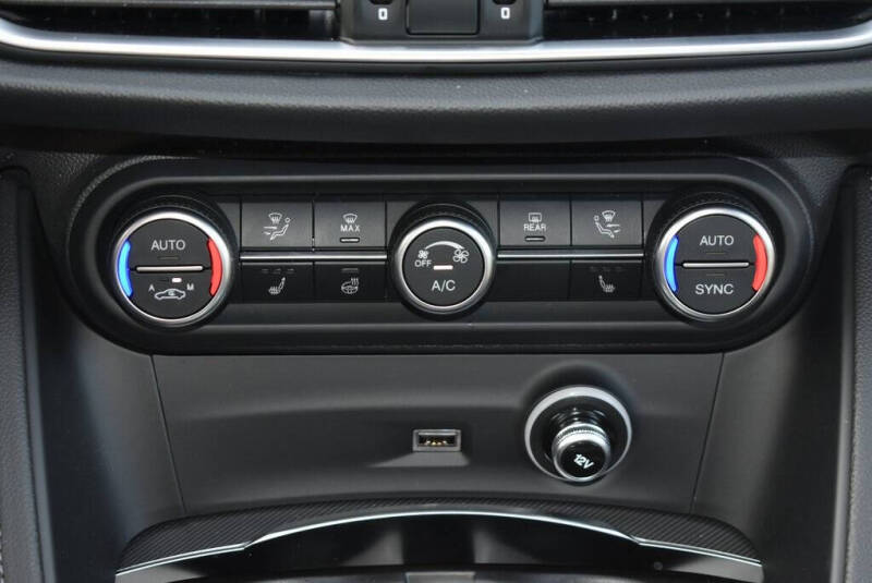 2025 Alfa Romeo Stelvio Tributo Italiano