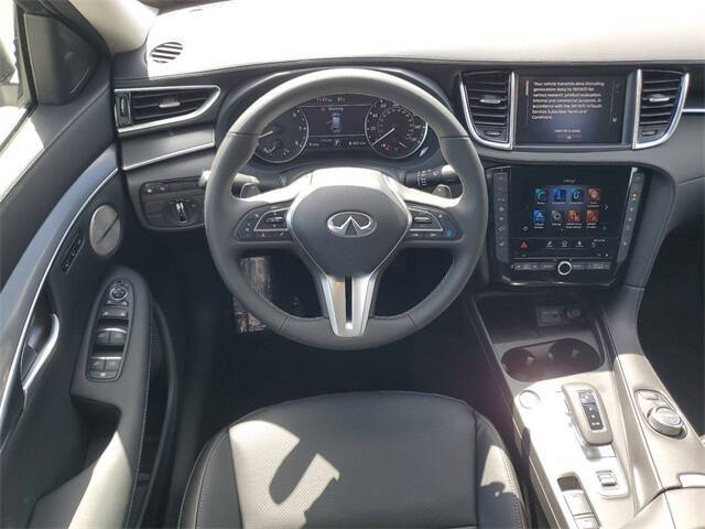 2025 Infiniti QX50 Luxe