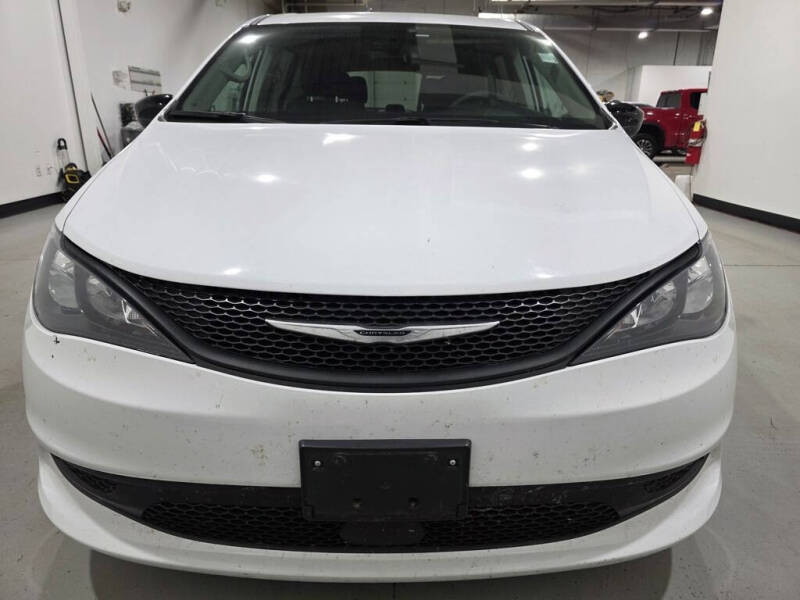 2024 Chrysler Voyager LX