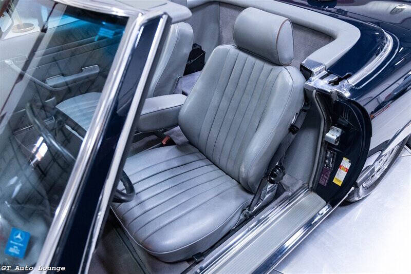1986 Mercedes-Benz 560-Class 50
