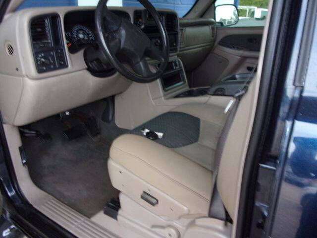 2004 Chevrolet Avalanche Base photo 8