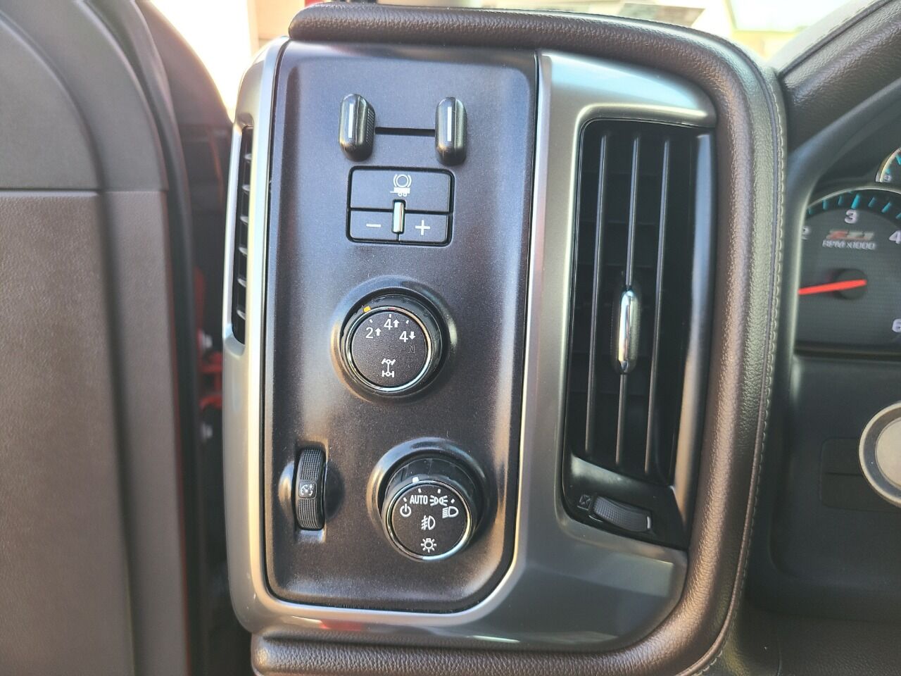 2015 Chevrolet Silverado 2500HD 46