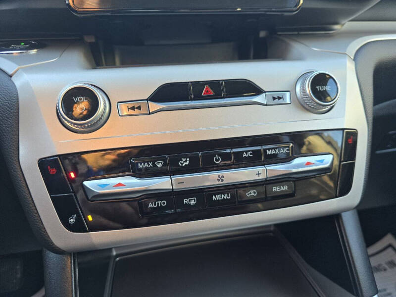 2020 Ford Explorer XLT - Photo 19