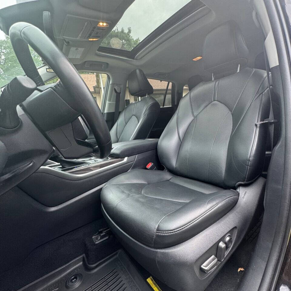 2021 Toyota Highlander for sale at Toms River Auto Sales in Lakewood, NJ