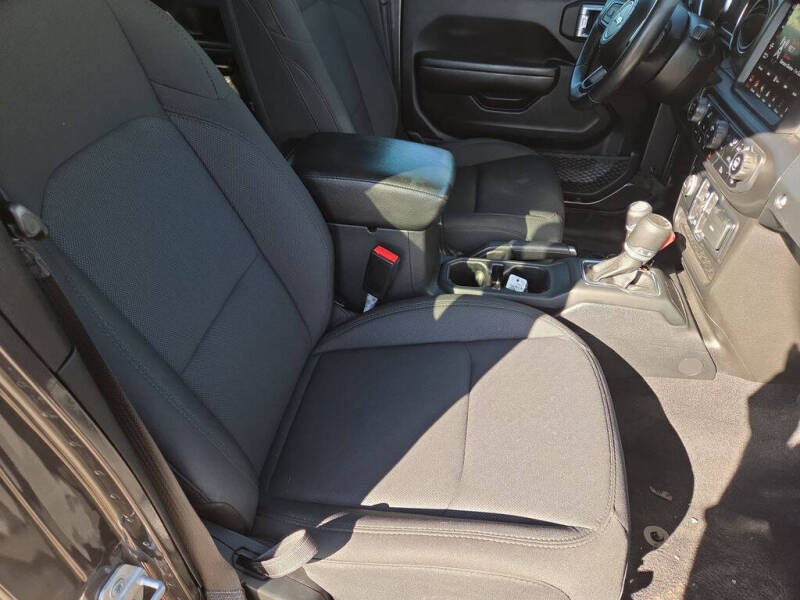 2021 Jeep Gladiator Sport