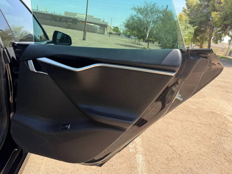 2015 Tesla Model S 85