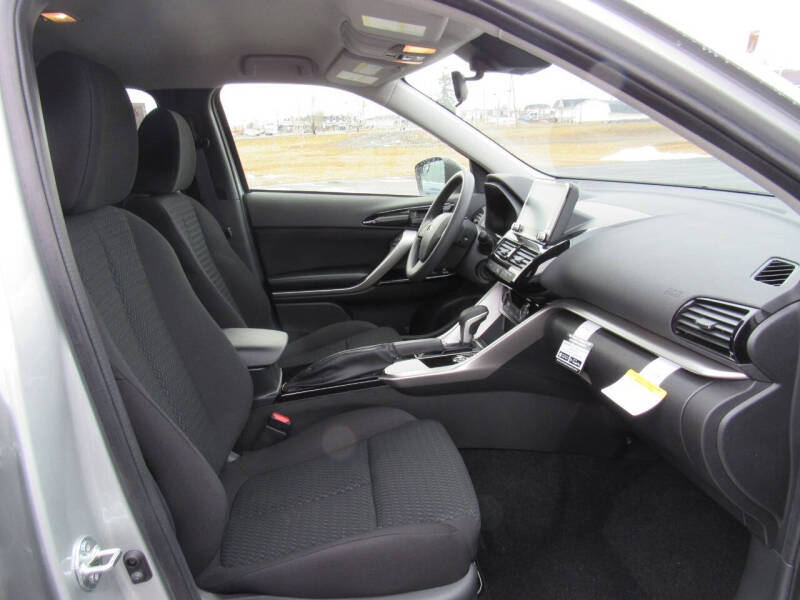 2025 Mitsubishi Eclipse Cross LE