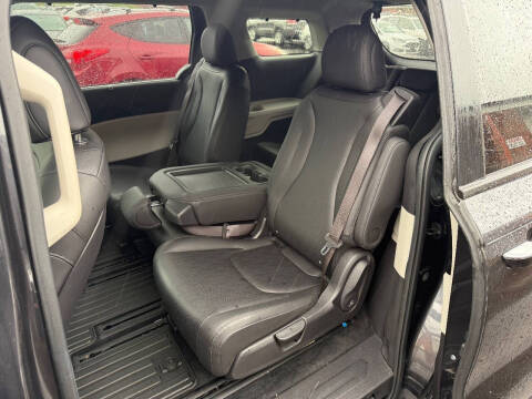 2023 Kia Carnival EX