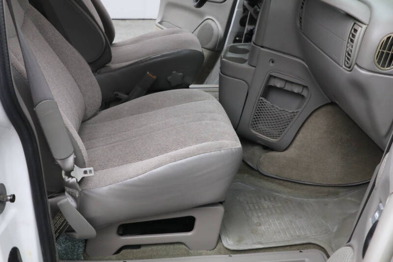 2002 Chevrolet Astro LS