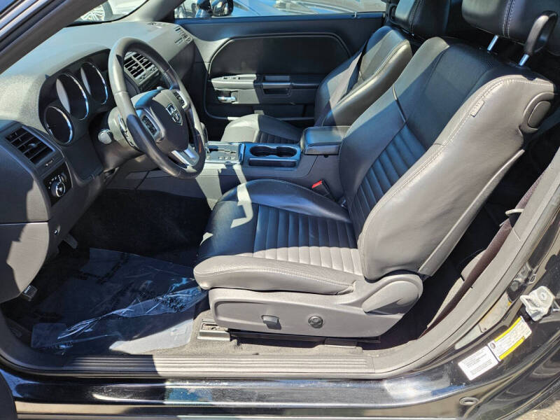 2013 Dodge Challenger SXT