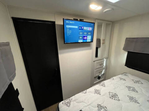 2023 Forest River WILDCAT M-282RKX